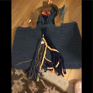 Extra large woven bag